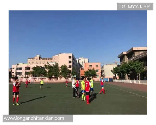 全球足球巨星汇聚一堂展现传奇风采与精彩瞬间