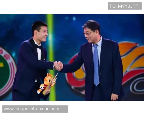 田亮足球明星身份揭秘他与足球的故事与成就分析